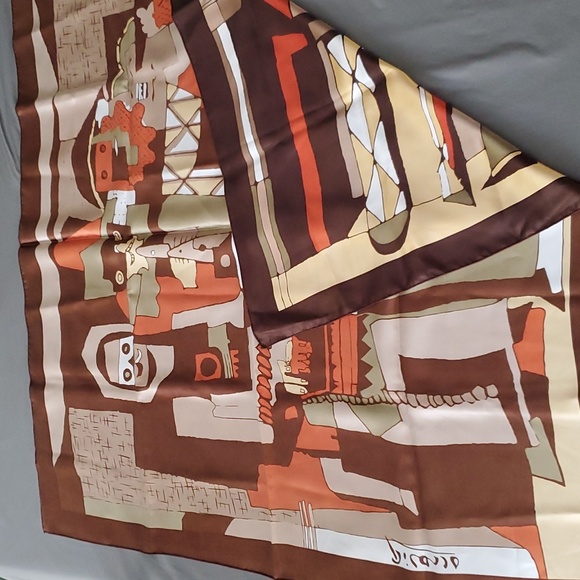 Picasso 'Three Musicians' Print Scarf - Picture 4 of 5